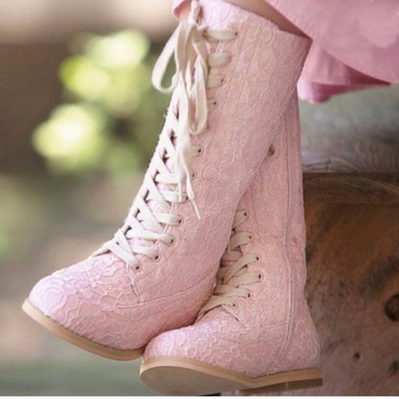 Trish Scully Pink Lace Boot Sz 4 Big Girl - Picture 1 of 13